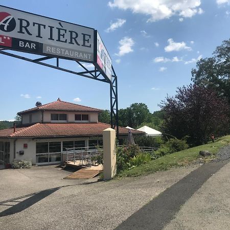 Hotel Restaurant L'Artiere Ceyrat エクステリア 写真